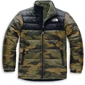 The North Face Boy Reversible Camo Mount Chimborazo Jacket